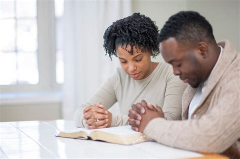 should christian dating couples pray together
